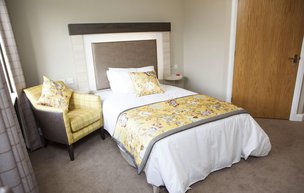 Littleton Lodge, bedroom 