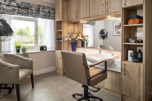 Wing View Care Centre in Wing, Salon