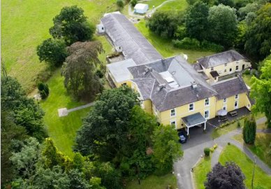 Blaenos House in Llandovery - Exterior