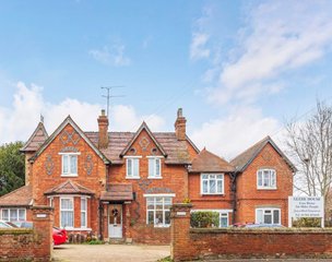 Glebe House in Staines upon thames - Front Exterior