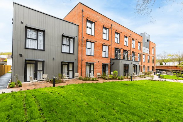 Shenstone Court Care Home in Halesowen front exterior