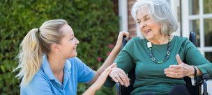 Siete Care Services, Banbury, carer with eldery lady 