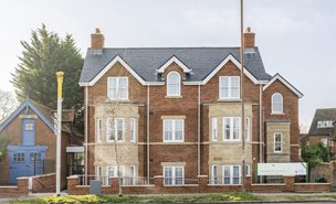 Sycamore Heights, front of the building. 