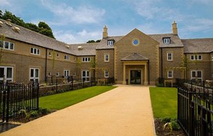 Tall Trees Nursing Home in Chipping Norton exterior of home