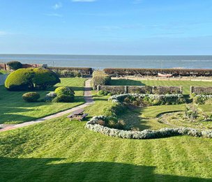 Tenchley Manor Nursing Home in Selsey, gardens