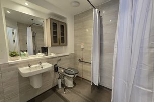 The Applewood in Milton Keynes, bathroom