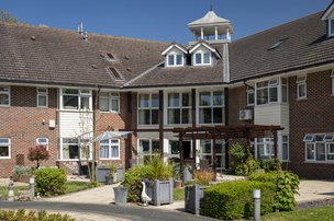 The Meadows in Didcot, Exterior