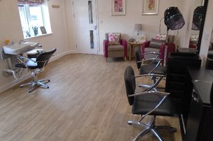 Trafalgar Park in Treharris, salon