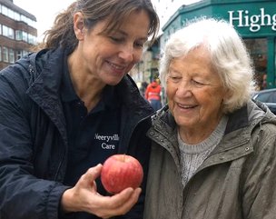 NeeryVille Care, London, carer with eldery lady 