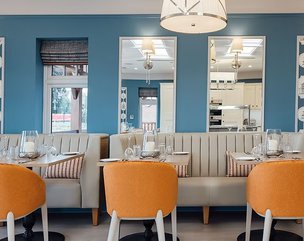 Haddenham Park Care Home, Aylesbury, bistro seating