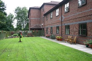 Westleigh Lodge in Leigh, garden
