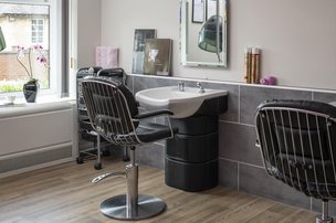 Whitefriars in Stamford, Salon