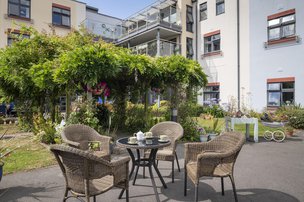 Windsor Street Care Centre in Cheltenham, Outdoor Seating